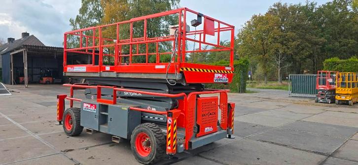 SkyJack SJ 9241 RT schaarhoogwerker diesel 9241 14m, Articles professionnels, Machines & Construction | Ascenseurs, Échafaudages & Échelles