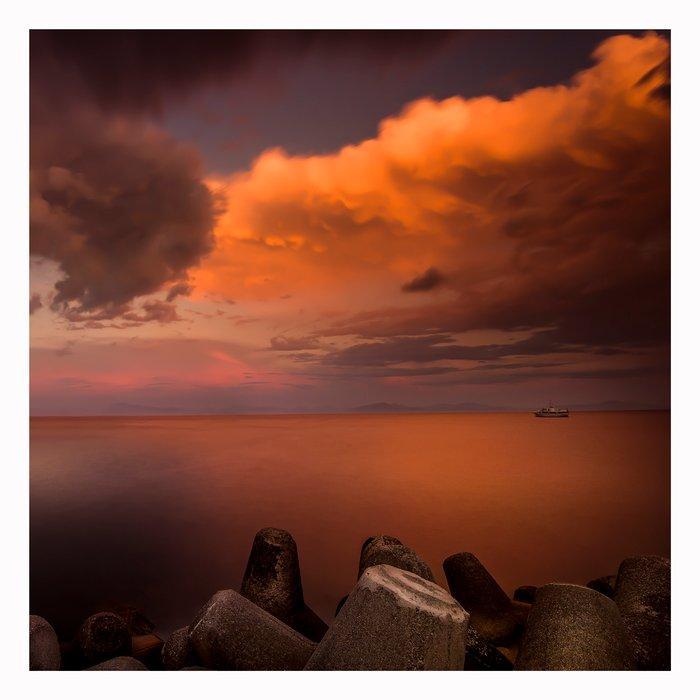 Elena Paraskeva - Storm Over Amalfi (2016), Antiek en Kunst, Kunst | Designobjecten