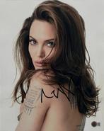 Lara Croft: Tomb Raider - Signed by Angelina Jolie (Lara, Verzamelen, Nieuw