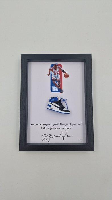 Lijst- Mini Sneaker AJ1 Air Jordan 1 X Off-White Fragment, Antiek en Kunst, Kunst | Designobjecten