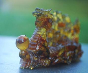 Statue de bateau-dragon en ambre baltique, Fengshui folk