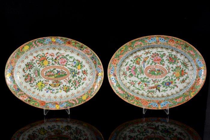 Une paire de plateaux ovales chinois Rose Canton. -, Antiek en Kunst, Antiek | Overige Antiek