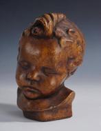 Figurine - Borstbeeld van een slapend kind, gesigneerd LDV,
