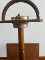 Asbak - Hout - Houten staande asbak en tijdschriftenrek op