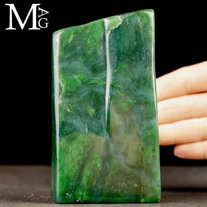 Zeer waardevol mineralenmonster - nephriet jade uit, Antiek en Kunst, Curiosa en Brocante