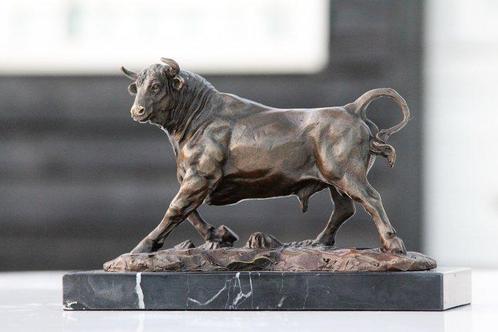 Statue, woeste stier - 21 cm - marbre bronzé, Antiek en Kunst, Kunst | Designobjecten