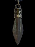 Scythe Pendentif en pointe de flèche en bronze. Excellent