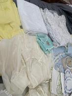 UN TESORO DI MERLETTI ANTICHI (BAMBOLA) - Pop - 1850-1900 -