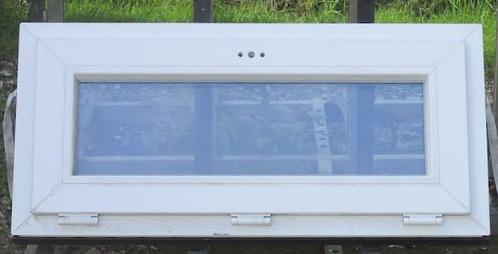 Pvc raam , chassis , venster  92 x 43 wit / kwartsgrijs
