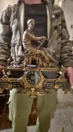 Figurale pendule Napoleon III - Gepatineerd brons -, Antiek en Kunst
