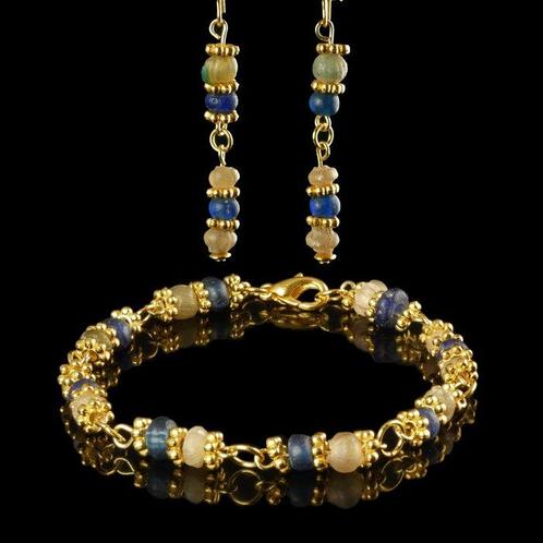 Oud-Romeins Armband en oorbellen met Romeinse glaskralen, Handtassen en Accessoires, Antieke sieraden