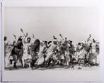 Werner Bischof/Magnum - Gymnastics in a refugee camp. Bihar, Antiek en Kunst, Kunst | Schilderijen | Modern
