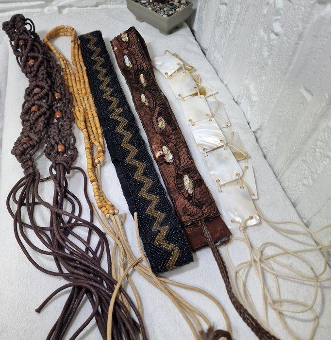 Themacollectie - Set van 5 vintage handgemaakte riemen –, Antiek en Kunst, Antiek | Speelgoed