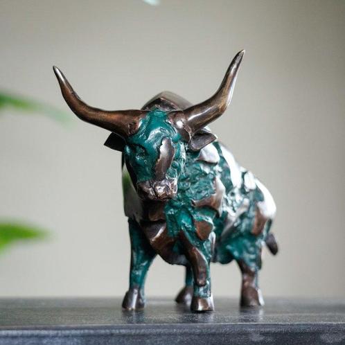sculptuur, NO RESERVE PRICE - Bull in Pieces Sculpture - 17, Antiek en Kunst, Kunst | Designobjecten