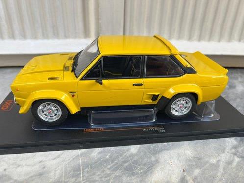 IXO 1:18 - Voiture miniature - Fiat 131 Abarth 1980, Hobby en Vrije tijd, Modelauto's | 1:5 tot 1:12