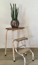 Kruk - opklapbaar keuken of winkeltrapje in ijzer en hout -