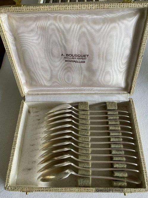 Christofle - Bestekset voor 12 personen (93) - Perles -, Antiek en Kunst, Antiek | Meubels | Tafels