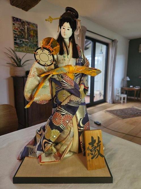 Figuur - Geisha met instrument - stof - Japan  (Zonder, Antiek en Kunst, Antiek | Overige Antiek