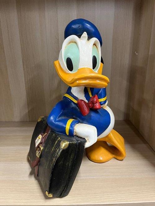 Disney - Donald Duck - Figure with a travelling suitcase, Verzamelen, Disney