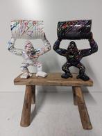 Beeld, strong gorilla with oil barrel - 22 cm - polyresin