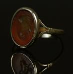 Oud-Romeins Goud, Kornalijn, 18 karaat Modieuze ring met, Verzamelen