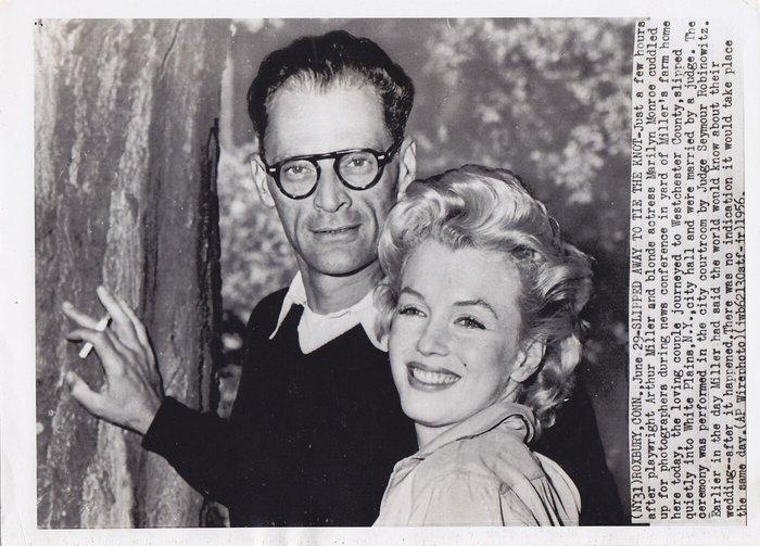 Name of Artist - Marilyn Monroe and Arthur Miller, Antiek en Kunst, Kunst | Designobjecten