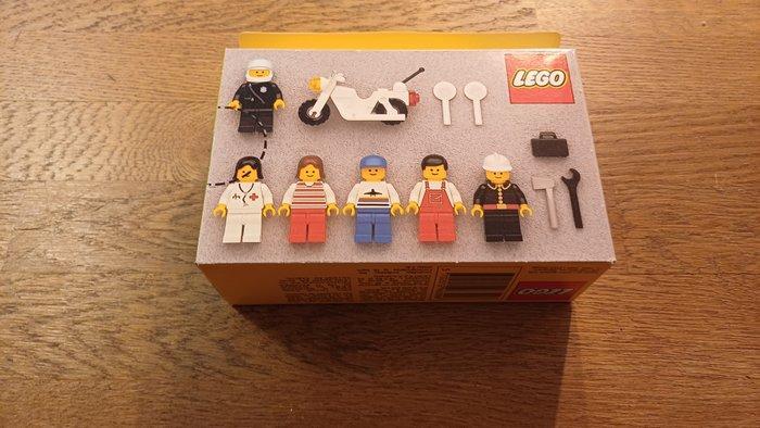 Lego Set - 6309 - Classic Town - 6309 LEGO Town Minifigures, Enfants & Bébés, Jouets | Duplo & Lego