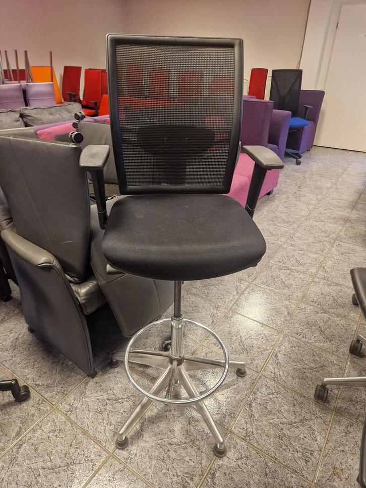 Hoge werkstoel met vaste poten gebruikt, Articles professionnels, Aménagement de Bureau & Magasin | Mobilier de bureau & Aménagement