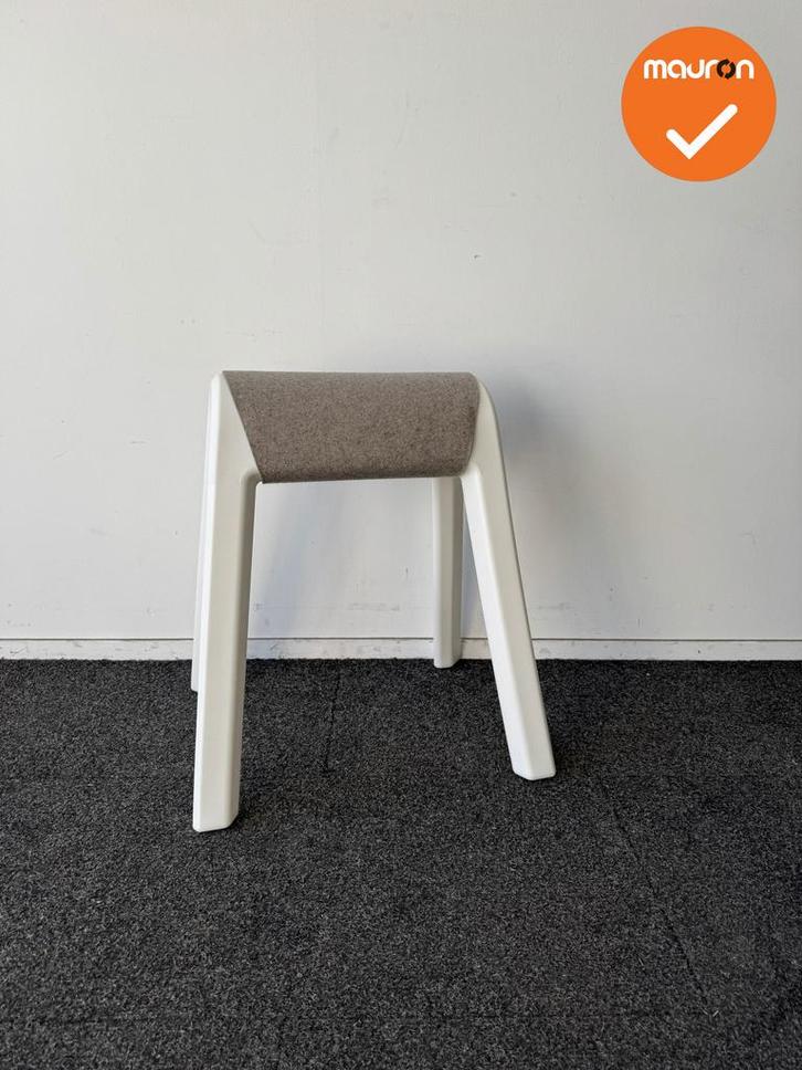 Wilkhahn - kruk - wit - grijze stof, Articles professionnels, Aménagement de Bureau & Magasin | Mobilier de bureau & Aménagement