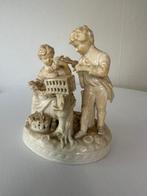 After Höchst - Beeldje - Decorating a Birdhouse -