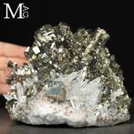 Speciaal collector specimen Quartz on Pyrit Huanzala Mine, Collections