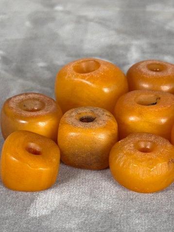 Figure - Set of 9 natural amber beads - Ambre - Chine -