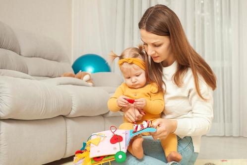 Trouvez un Babysitter de Confiance sur Askaide, Offres d'emploi, Emplois | Travail à domicile, Premier Emploi, Autres horaires