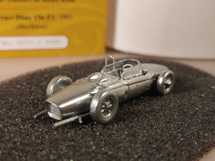 CMC 1:87 - Model raceauto - Ferrari Dino 156 F1 Sharknose, Hobby en Vrije tijd, Modelauto's | 1:5 tot 1:12