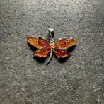 Handgegraveerde barnsteenlibel-hanger in sterlingzilver -, Antiek en Kunst