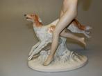 Royal Dux Porzellan-Manufaktur - Beeld, Donna con cane, Antiek en Kunst