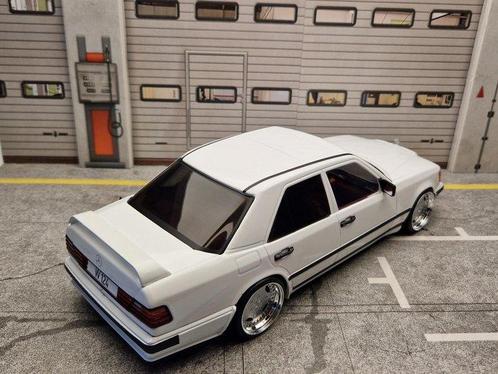 MCG 1:18 - Modelauto - Mercedes Benz E-Klasse W124 - 1990 -, Hobby en Vrije tijd, Modelauto's | 1:5 tot 1:12