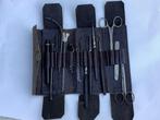 Chirurgische instrumenten - leer, metaal, ebbenhout, schub -