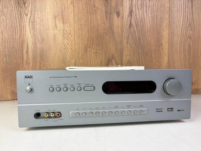 NAD - T-742 Solid state meerkanaals receiver, Audio, Tv en Foto, Radio's