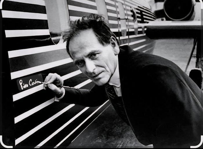 Pierre Cardin - Commode (3) - Hout, Antiek en Kunst, Antiek | Meubels | Stoelen en Sofa's