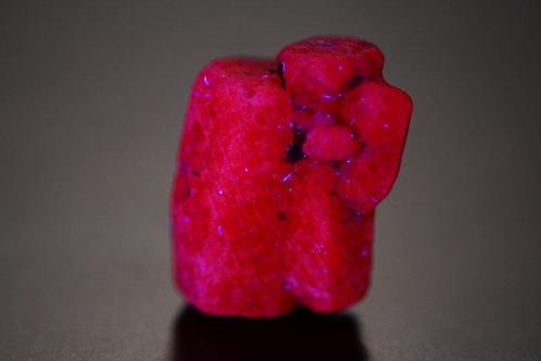 2,52 g !! Combinaison de gros cristaux naturels de RUBIS, Verzamelen, Mineralen en Fossielen