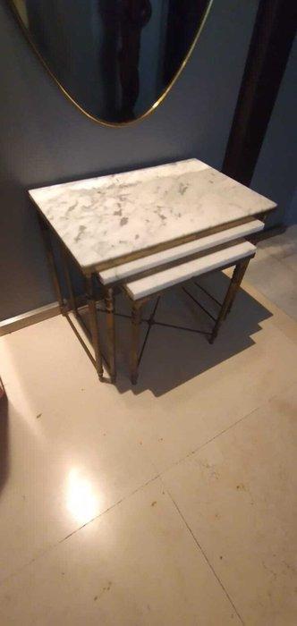 Set bijzettafels (3) - Carrara marmer - Stapelbare, Antiek en Kunst, Curiosa en Brocante