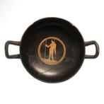 Oud-Grieks Terracotta Stemloze Kylix met rode figuren