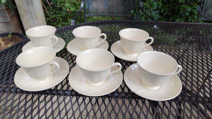 Wedgwood - Service de dîner (31) - Queen shape; Edme -, Antiek en Kunst, Antiek | Meubels | Tafels