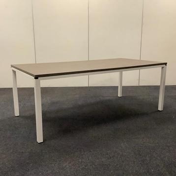 Tweedehands ahrend vergadertafel 200x100 cm,  met NIEUWblad, beschikbaar voor biedingen