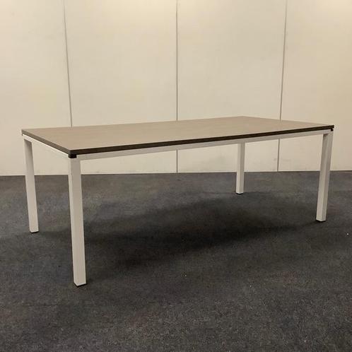 Tweedehands ahrend vergadertafel 200x100 cm,  met NIEUWblad,, Articles professionnels, Aménagement de Bureau & Magasin | Mobilier de bureau & Aménagement