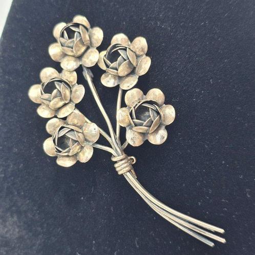 Sans Prix de Réserve - Coro - Broche Argent - Fleur sterling, Handtassen en Accessoires, Antieke sieraden