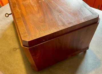 Coffre de rangement - Bois beschikbaar voor biedingen