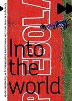 Into the world 9789490357221 Marlies Hummelen, Boeken, Verzenden, Zo goed als nieuw, Marlies Hummelen