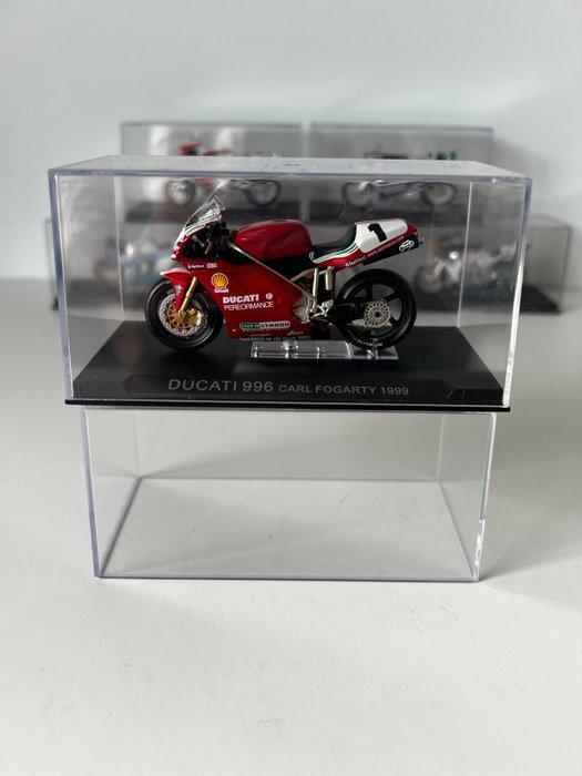 Altaya 1:24 - Moto miniature (6) - Ducati 996 Carl Fogarty, Hobby en Vrije tijd, Modelauto's | 1:5 tot 1:12